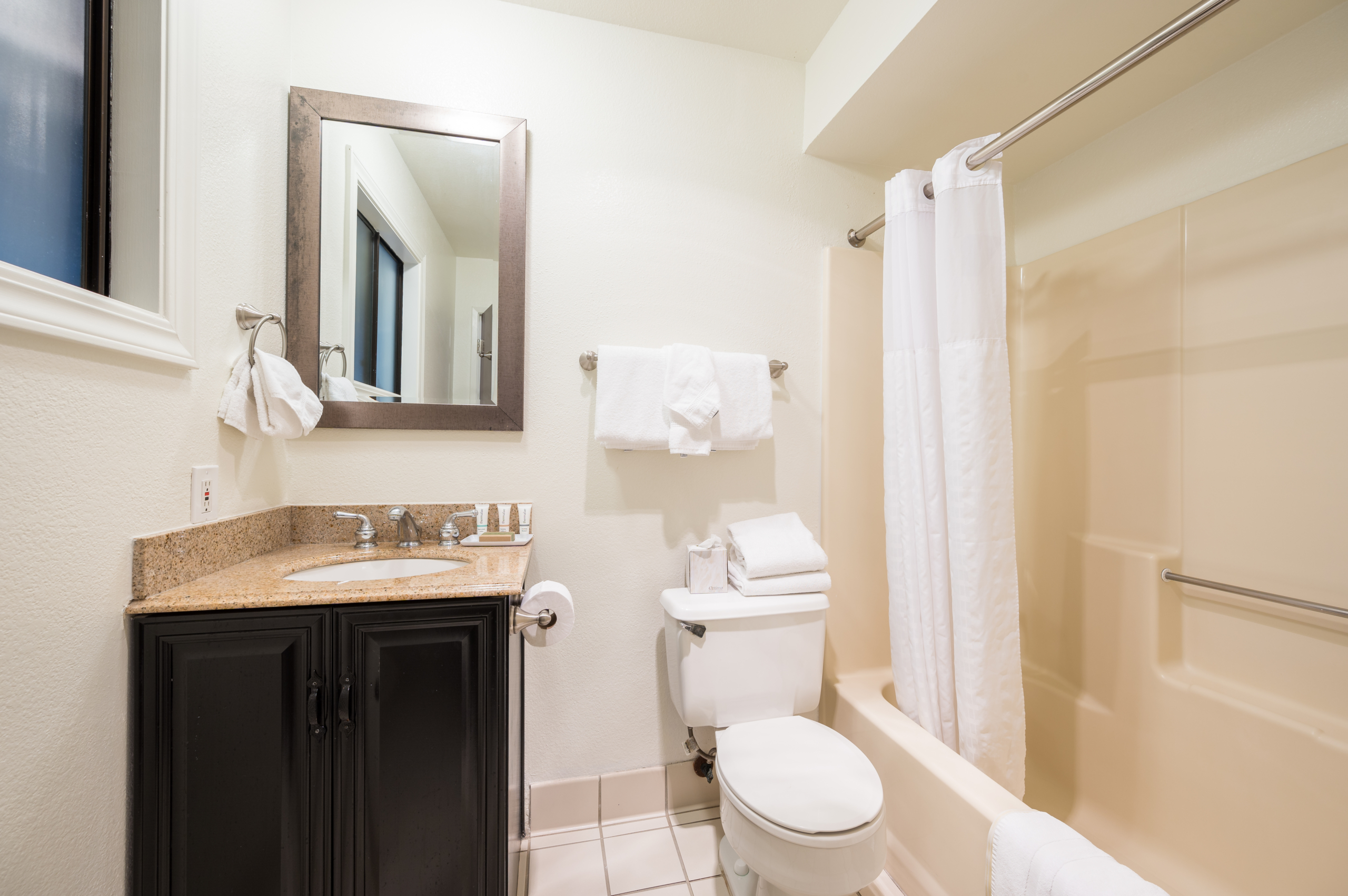 Sycamore King Room 502 Bathroom Sycamore King Room 502 Bathroom