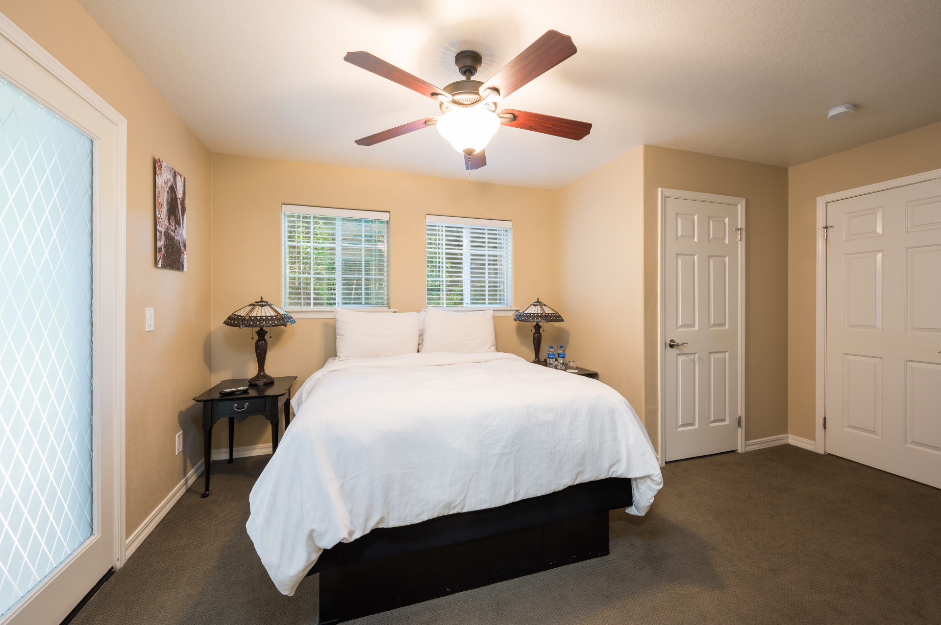 Sycamore Two Bedroom Queen Suite 201 (Downstairs)