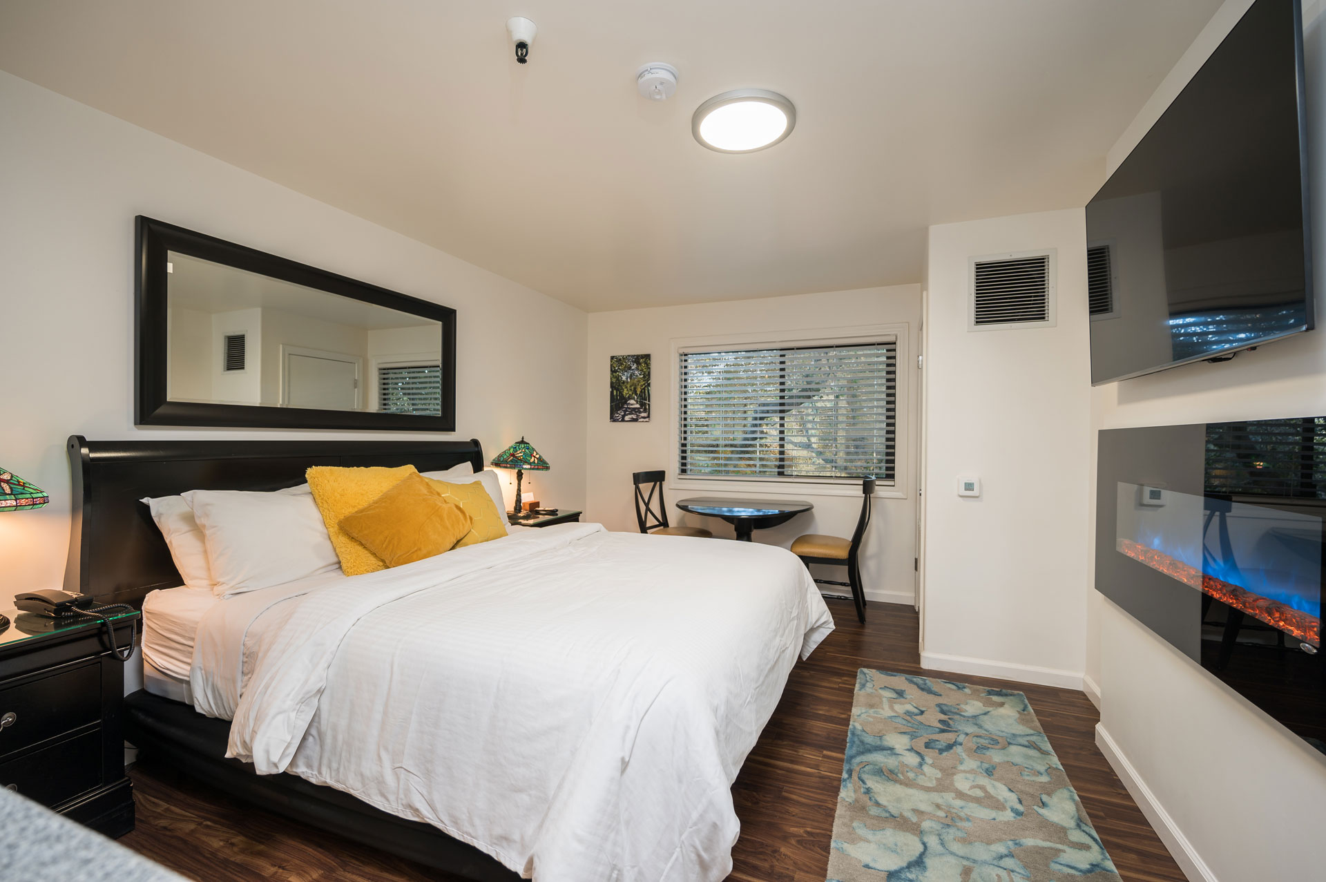 Sycamore Standard King Room