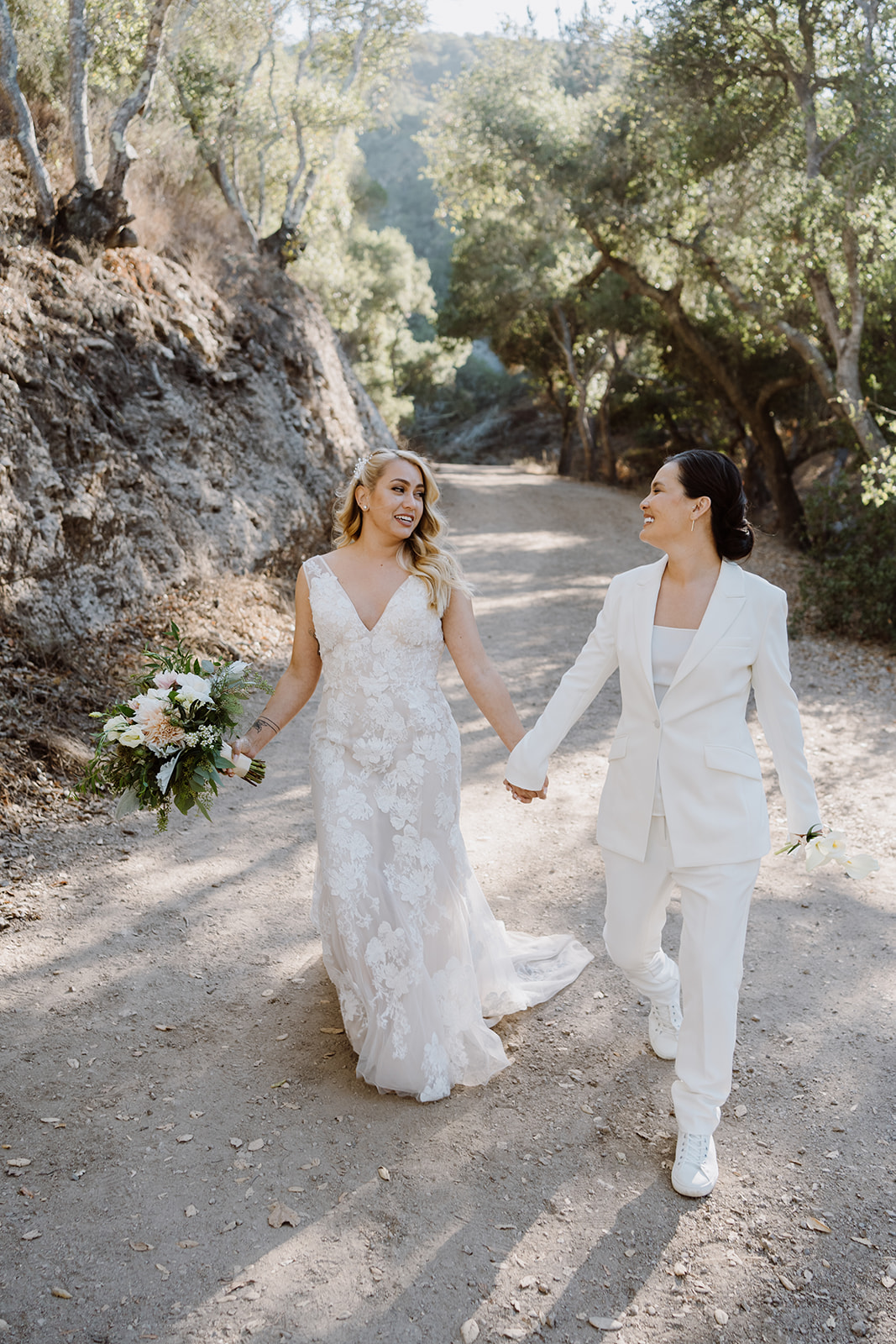 Natural beauty and eloquence define your perfect wedding day at Sycamore Mineral Springs Resort. Natural beauty and eloquence define your perfect wedding day at Sycamore Mineral Springs Resort.