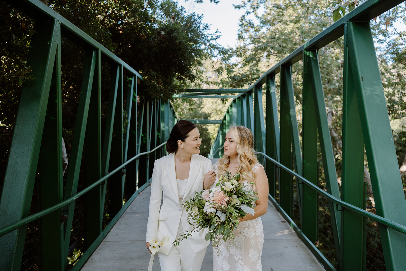 Natural beauty and eloquence define your perfect wedding day at Sycamore Mineral Springs Resort. Natural beauty and eloquence define your perfect wedding day at Sycamore Mineral Springs Resort.