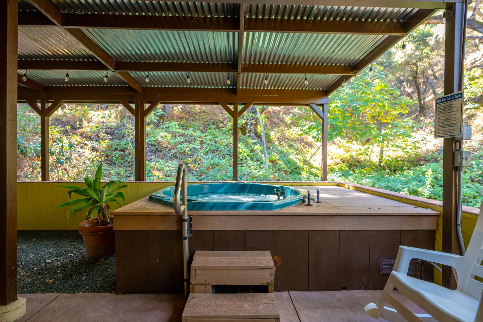 Sycamore Two Bedroom Queen Suite Room 201 Hot Tub