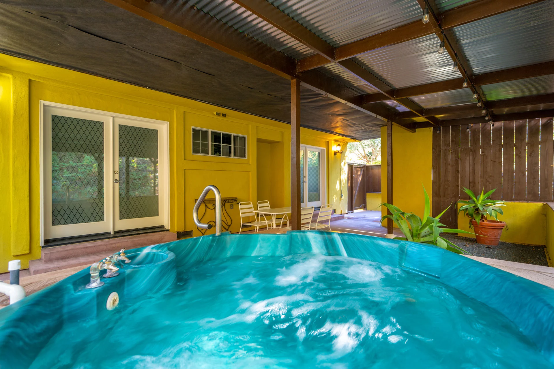 Sycamore Two Bedroom Queen Suite Room 201 Hot Tub