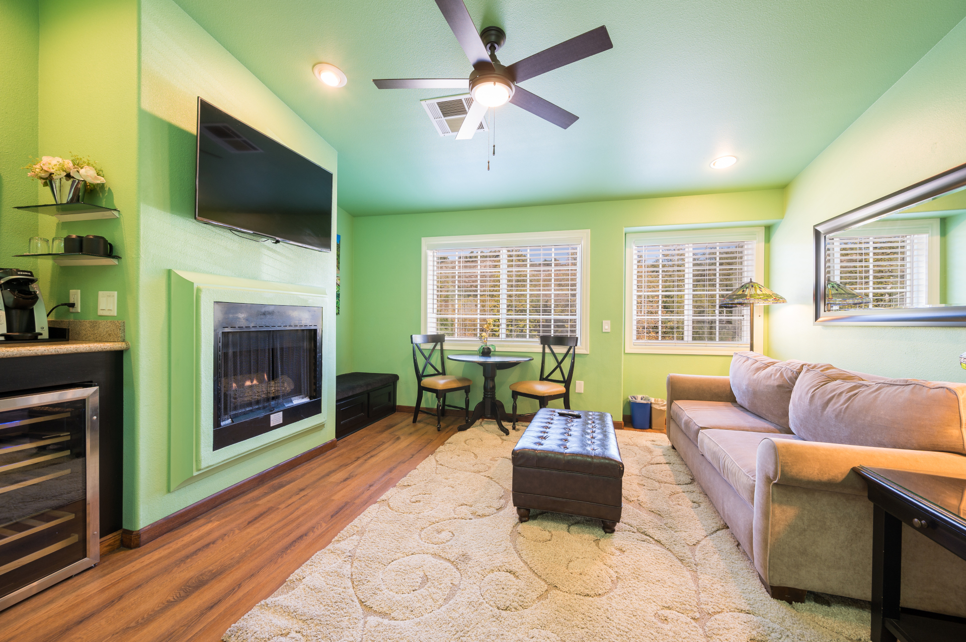 Sycamore Hillside King Suite