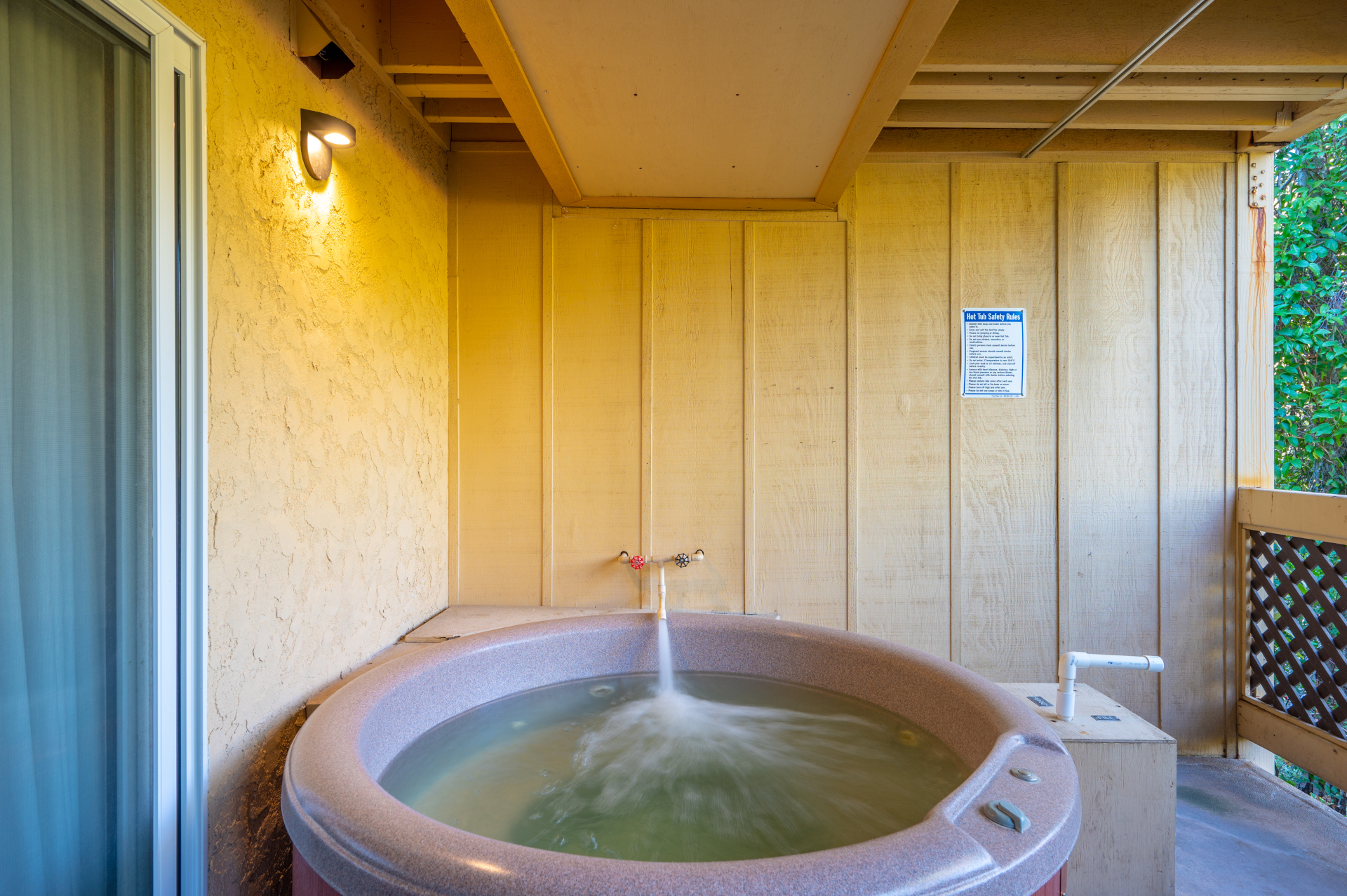 Sycamore Standard Double Queen Room 403