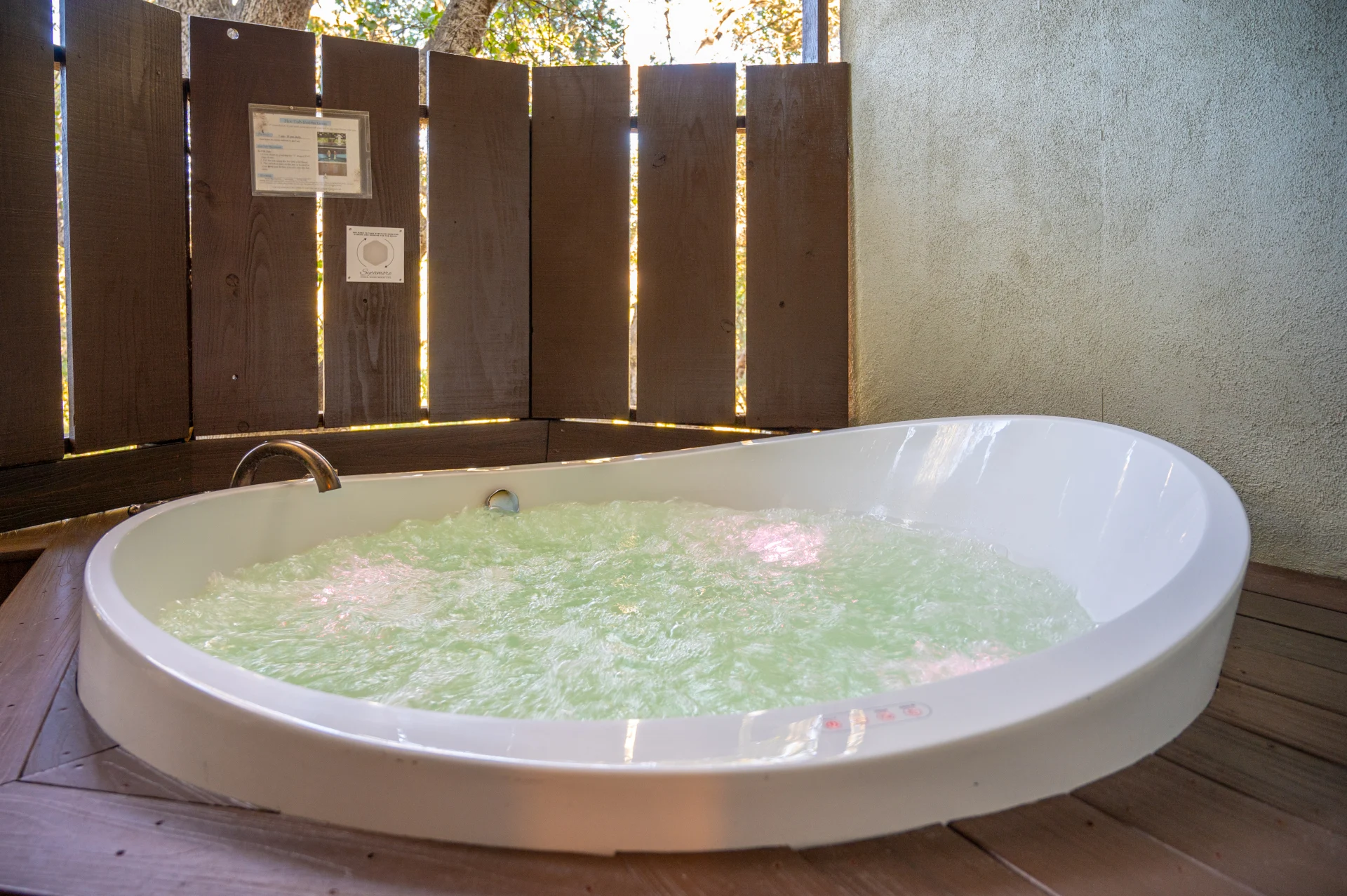 Classic King Hot Tub Room 501
