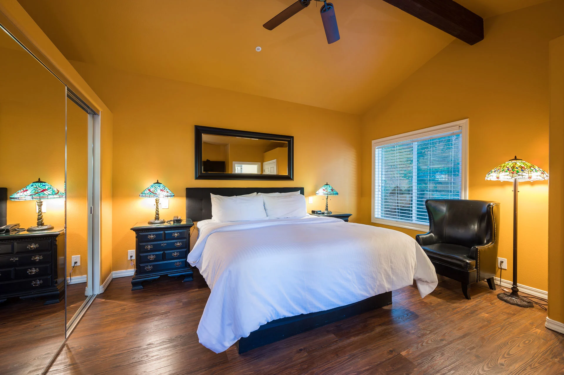 805 King Suite Bedroom