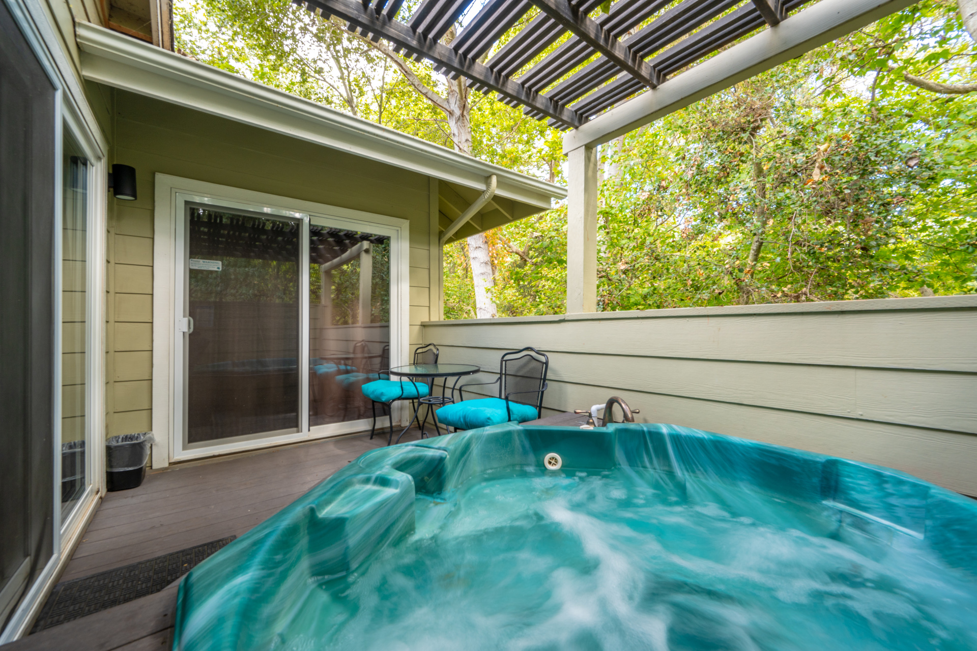 Sycamore West Meadow King Suites