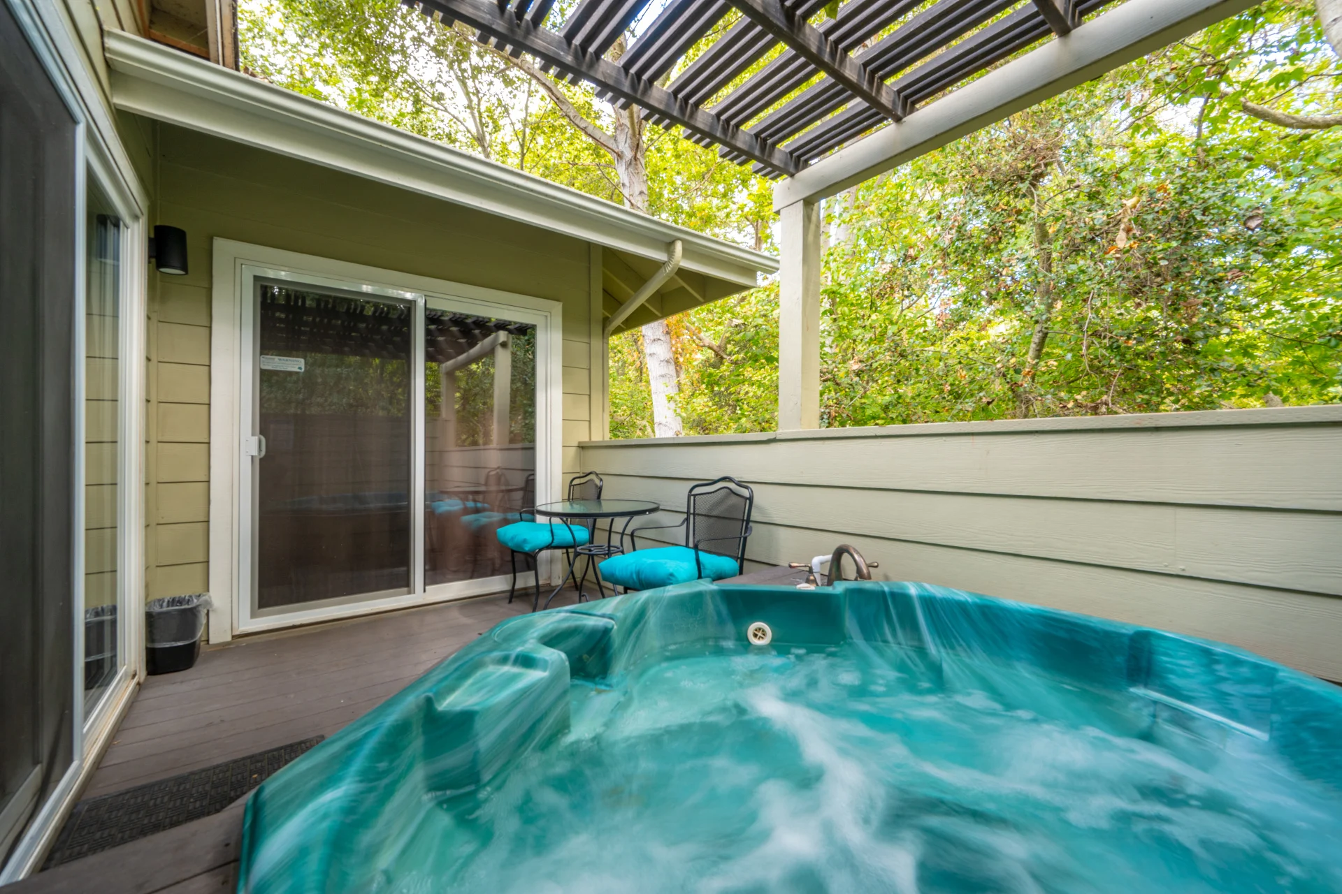 Sycamore West Meadow King Suites