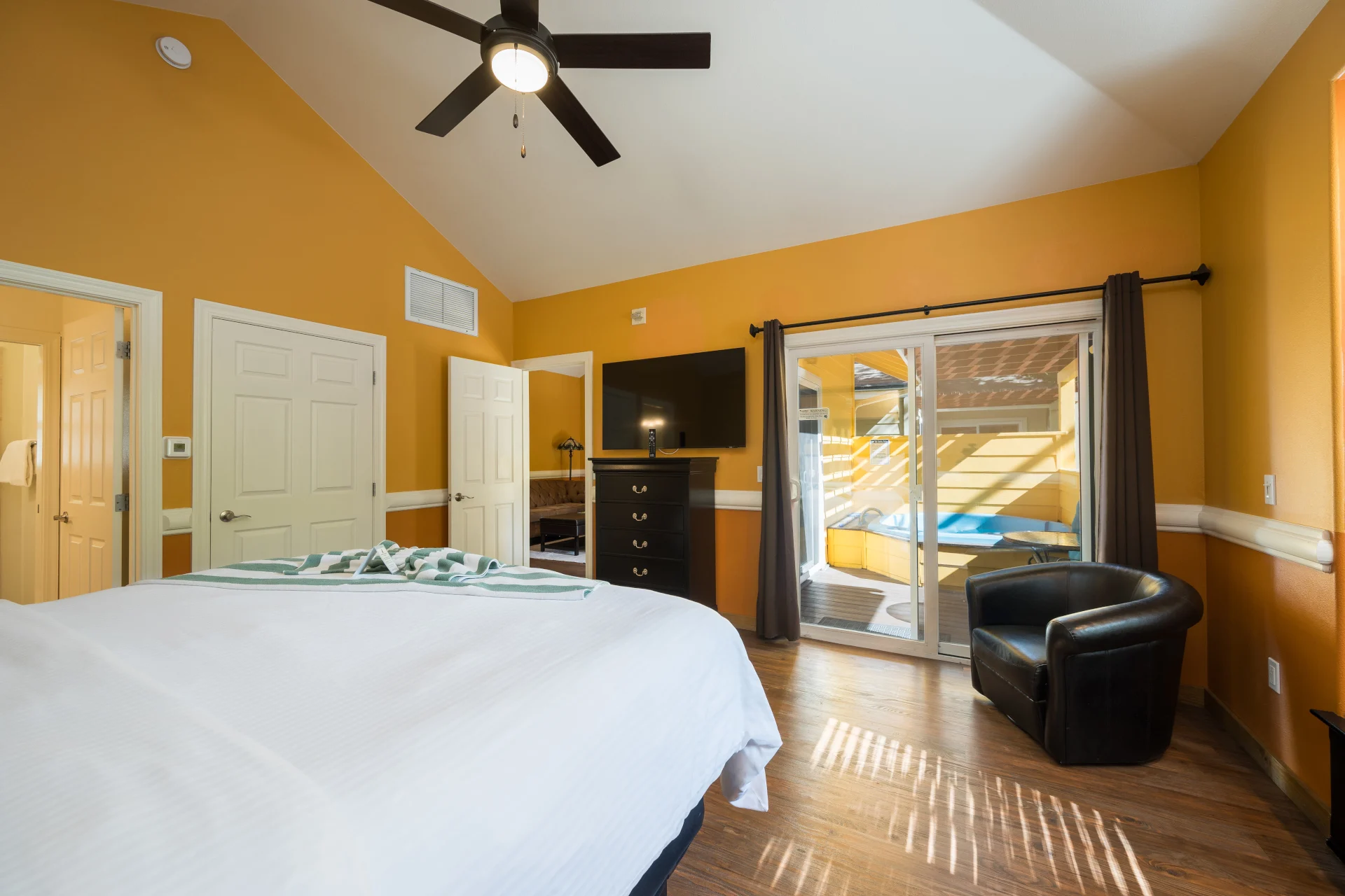 Sycamore West Meadow King Suite Sycamore West Meadow King Suite