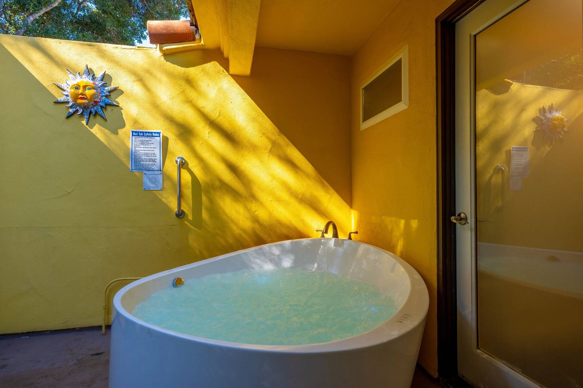 Sycamore Mythical King Suite Hot Tub
