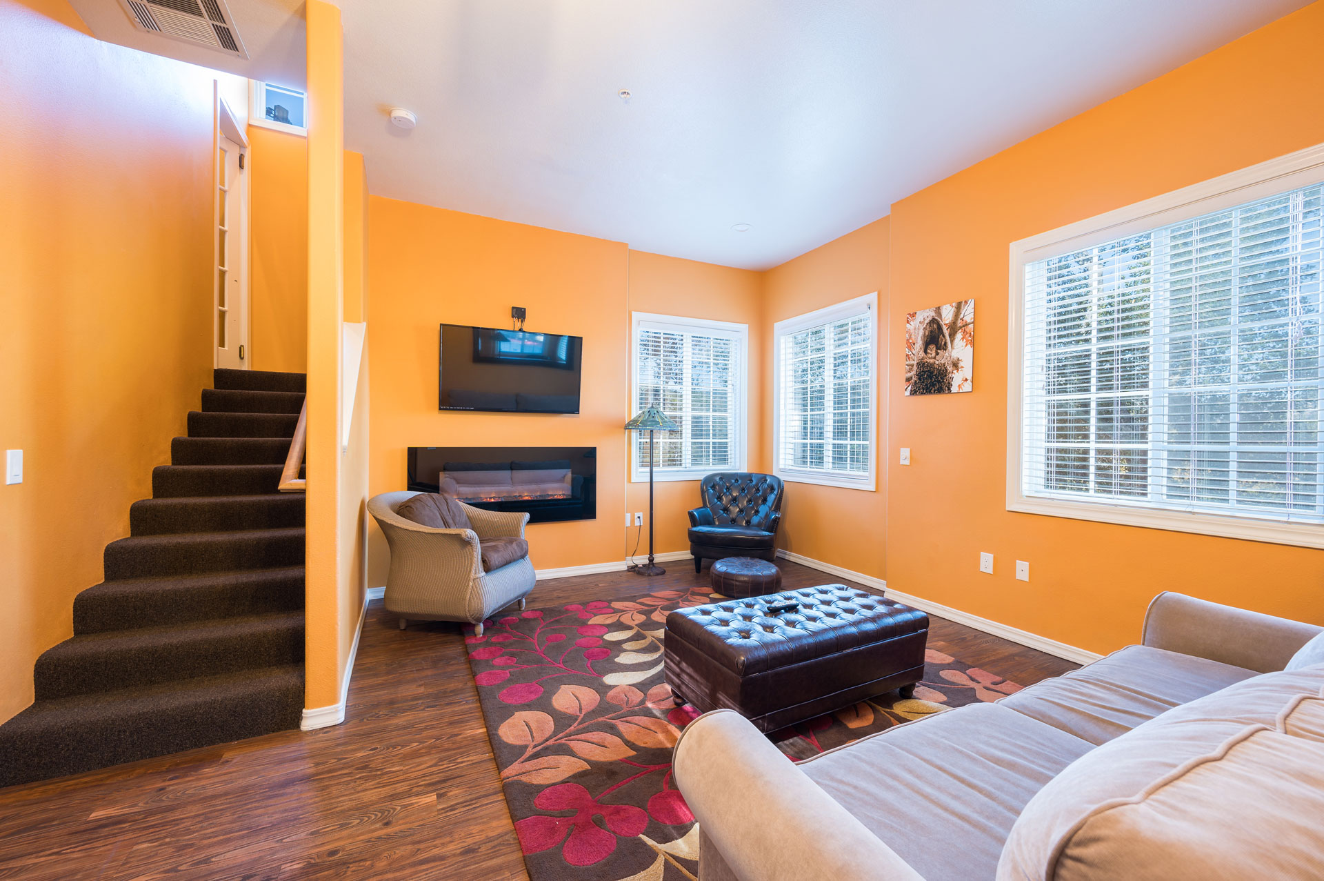 Sycamore Two Story Suite 601 Living Room