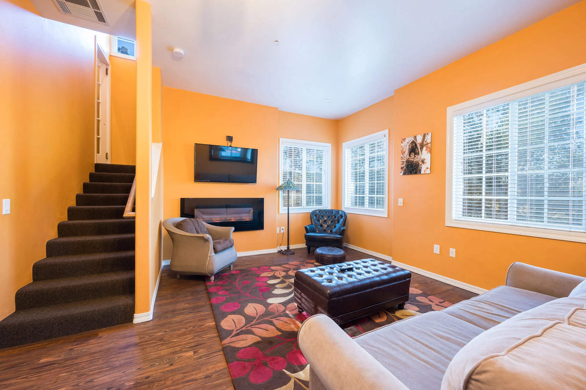 Sycamore Two Story Suite 601 Living Room