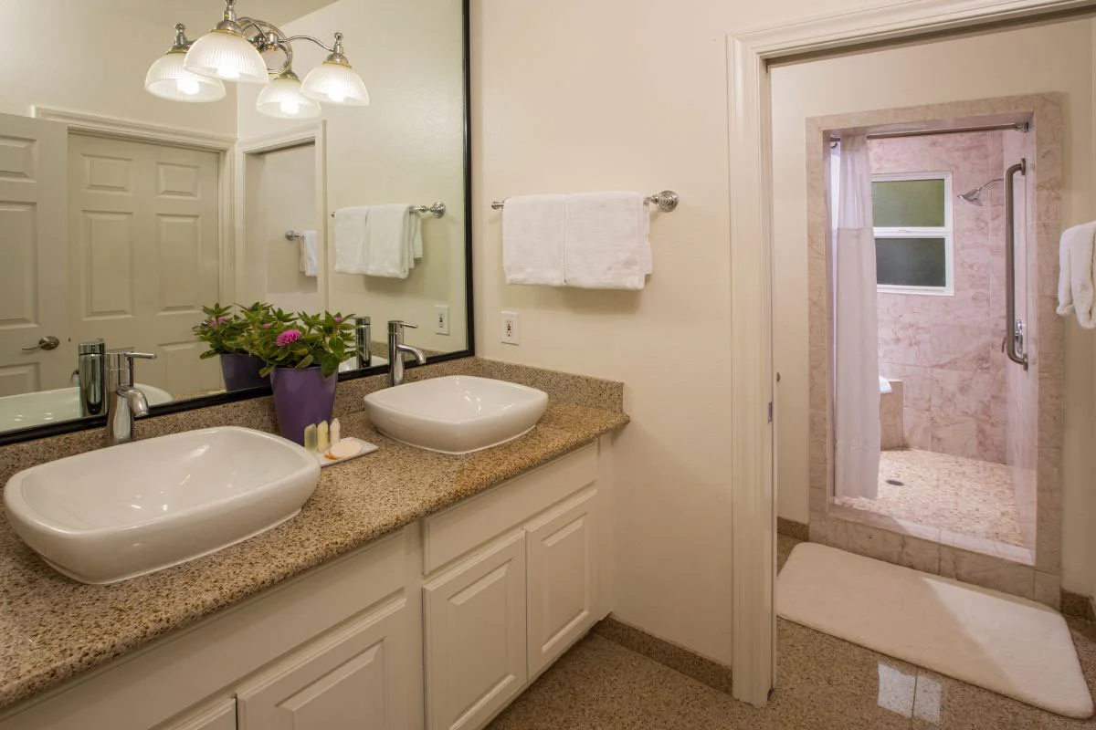 West Meadow King Suite Bathroom West Meadow King Suite Bathroom