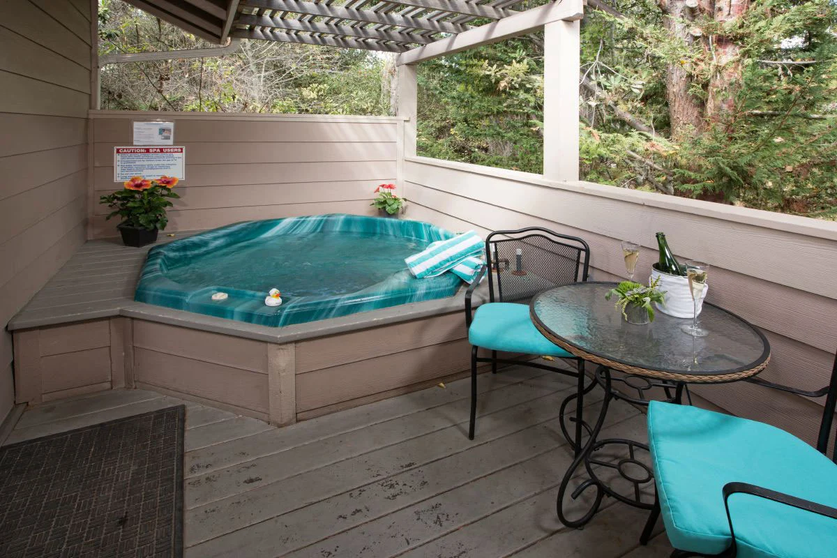 West Meadow King Suite Hot Tub West Meadow King Suite Hot Tub